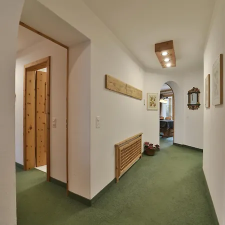 Chesa Spedlas - Celerina Апартаменты *